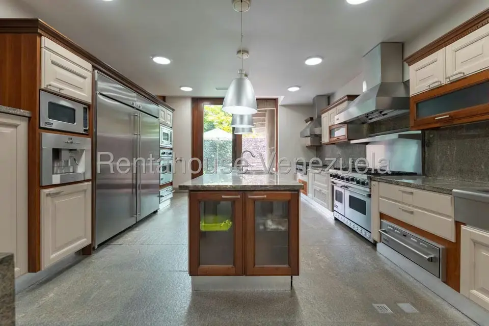 Casa (Multipes Niveles) en Venta en Los Chorros, Distrito Metropolitano - 37
