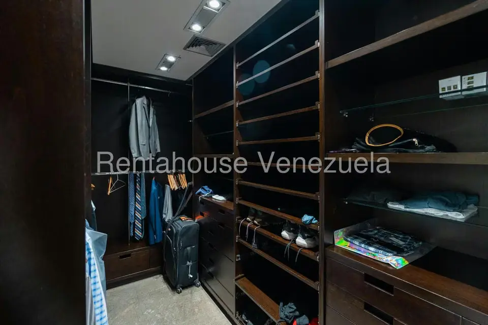 Casa (Multipes Niveles) en Venta en Los Chorros, Distrito Metropolitano - 52