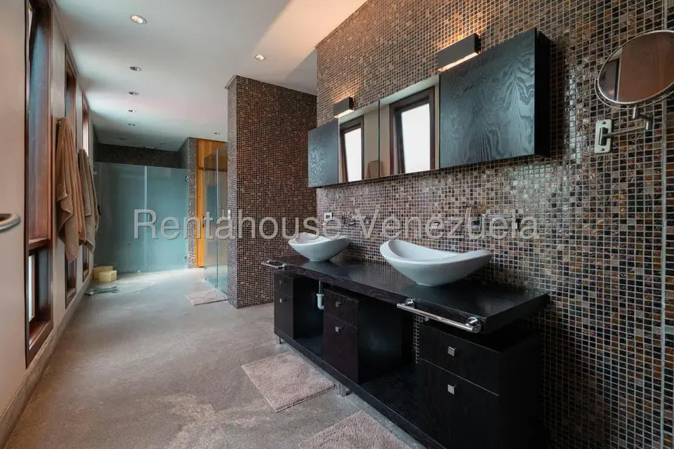 Casa (Multipes Niveles) en Venta en Los Chorros, Distrito Metropolitano - 54