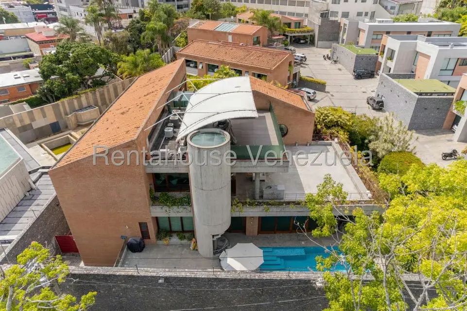 Casa (Multipes Niveles) en Venta en Los Chorros, Distrito Metropolitano - 8