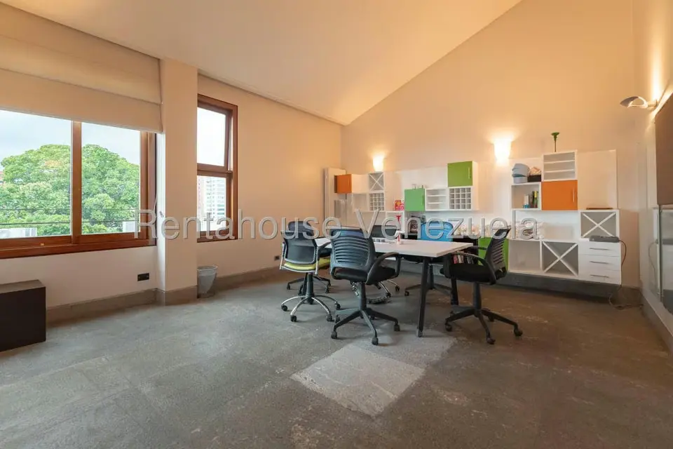 Casa (Multipes Niveles) en Venta en Los Chorros, Distrito Metropolitano - 90