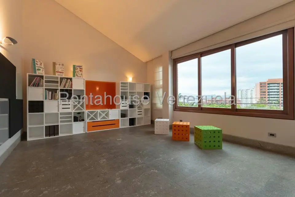 Casa (Multipes Niveles) en Venta en Los Chorros, Distrito Metropolitano - 92