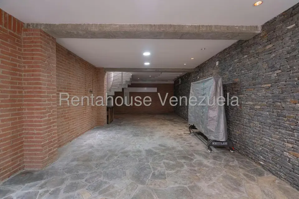 Casa (Multipes Niveles) en Venta en Los Chorros, Distrito Metropolitano - 100