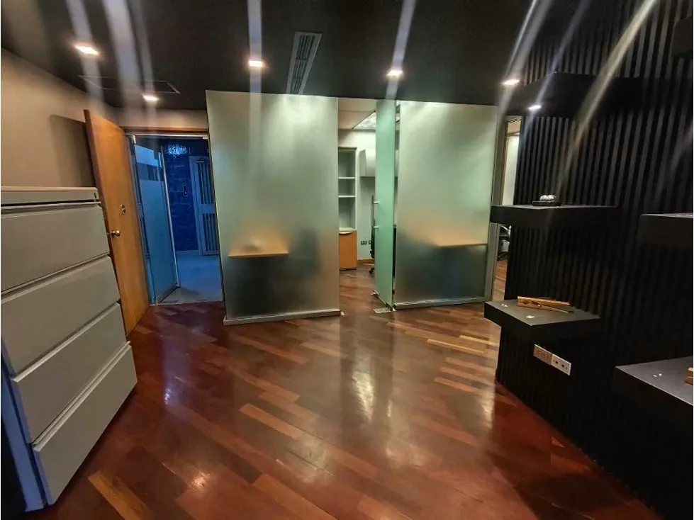 Vendo/alquilo oficina 90m2 Colinas de Bello Monte 4960 - 5