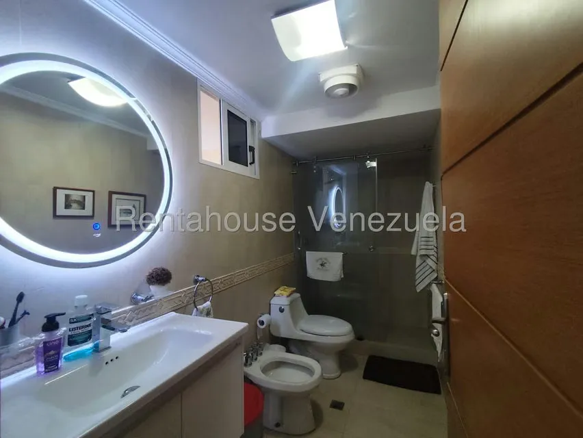 Casa (1 Nivel) en Venta en Lomas de La Lagunita, Distrito Metropolitano - 40