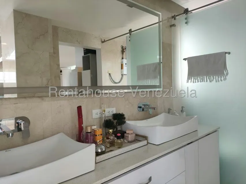 Casa (1 Nivel) en Venta en Lomas de La Lagunita, Distrito Metropolitano - 64