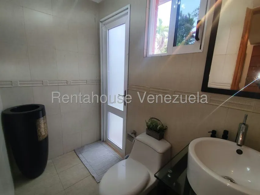 Casa (1 Nivel) en Venta en Lomas de La Lagunita, Distrito Metropolitano - 70
