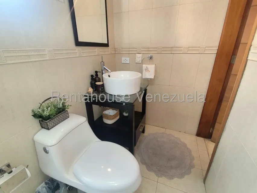 Casa (1 Nivel) en Venta en Lomas de La Lagunita, Distrito Metropolitano - 72