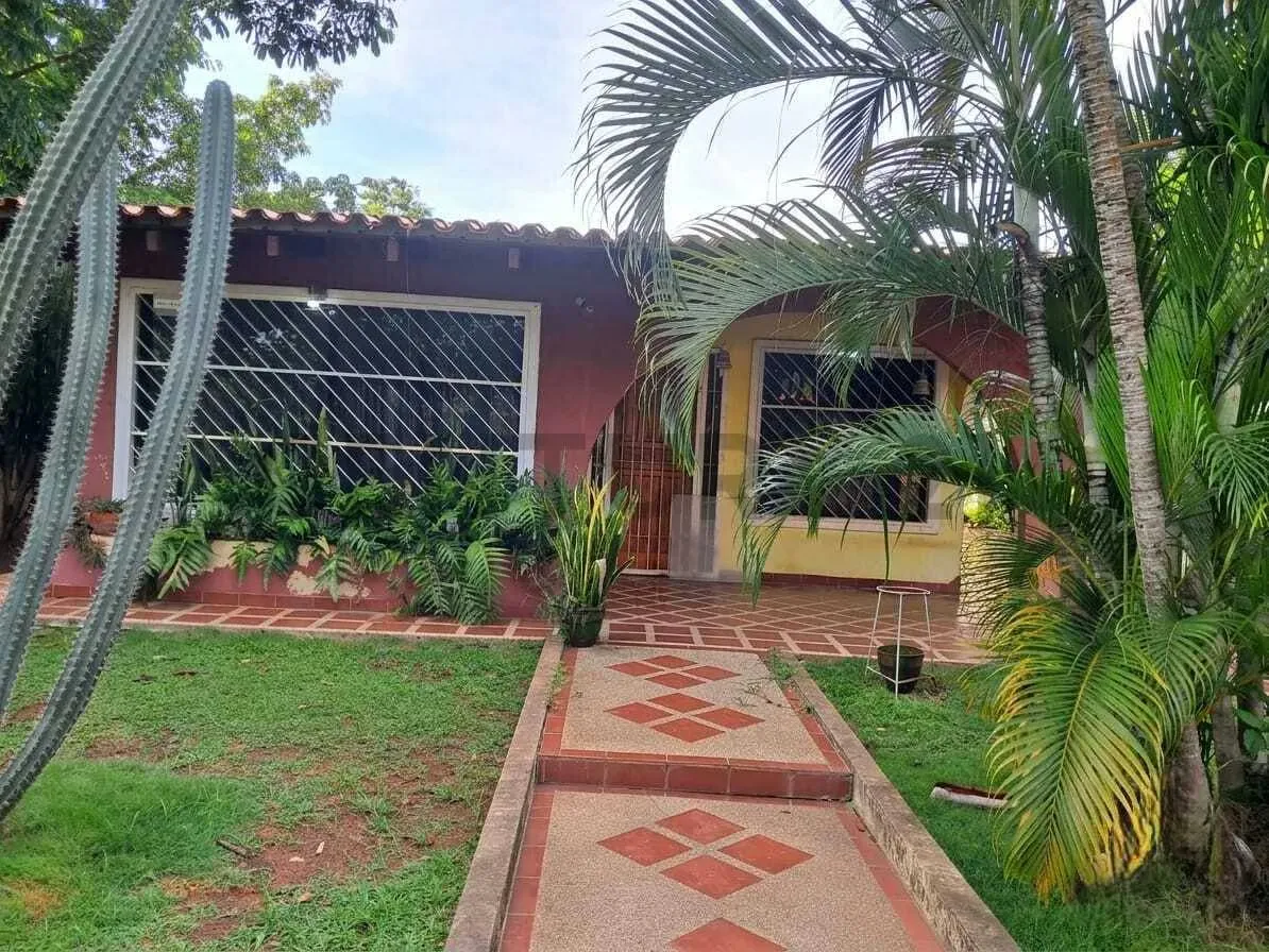 Casa en venta en Puerto La Cruz, urbanización Canta Claro. - 2