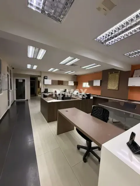 EN VENTA EDIFICIO COMERCIAL EN PORLAMAR - 4