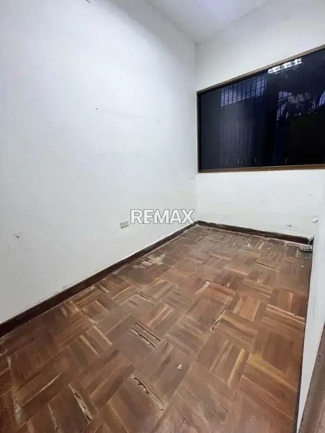 En venta increíble casa comercial en Urb. Santa Elena - 4