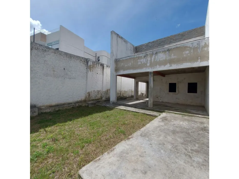 Casa Bifamiliar en Venta en Loma Linda 8H/ 10B/ 10P /1M - 4