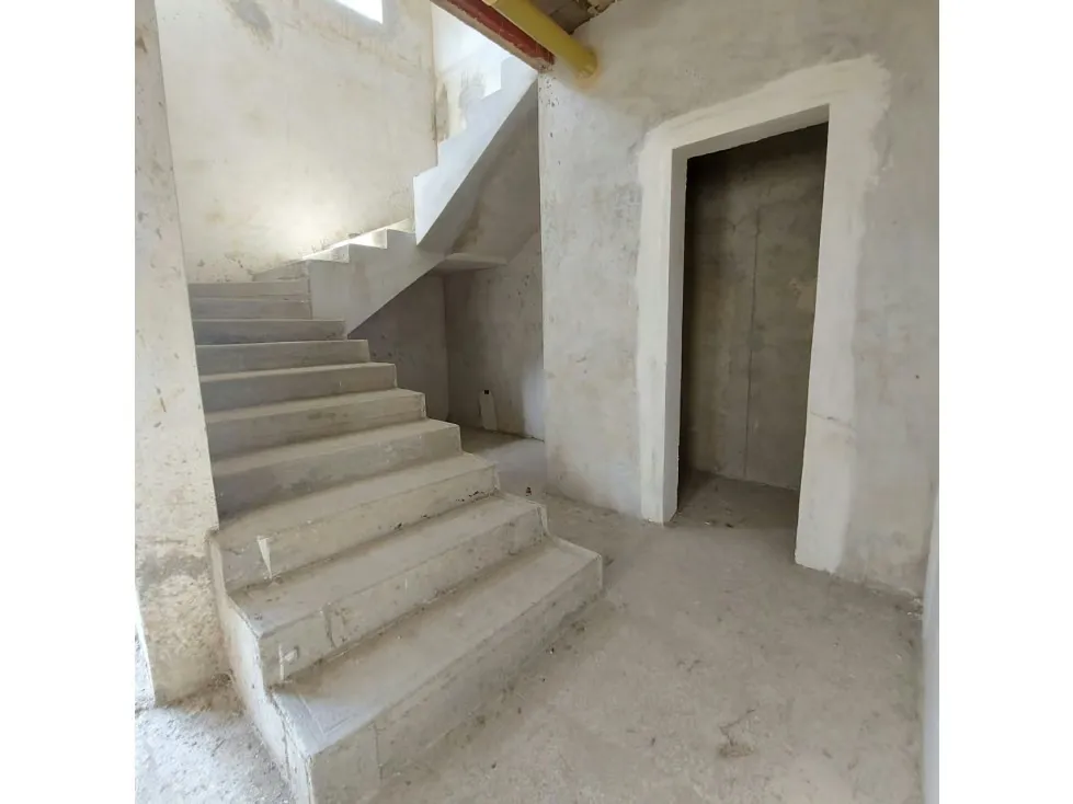 Casa Bifamiliar en Venta en Loma Linda 8H/ 10B/ 10P /1M - 8