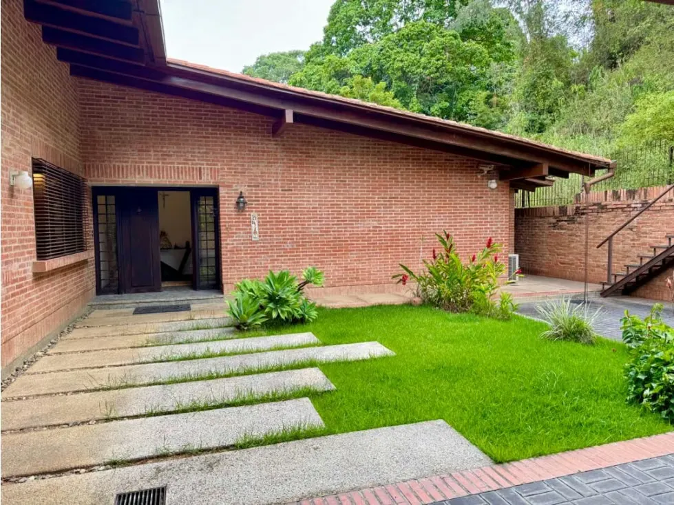 En Venta Casa en Cerro Verde, Baruta - Caracas - 2
