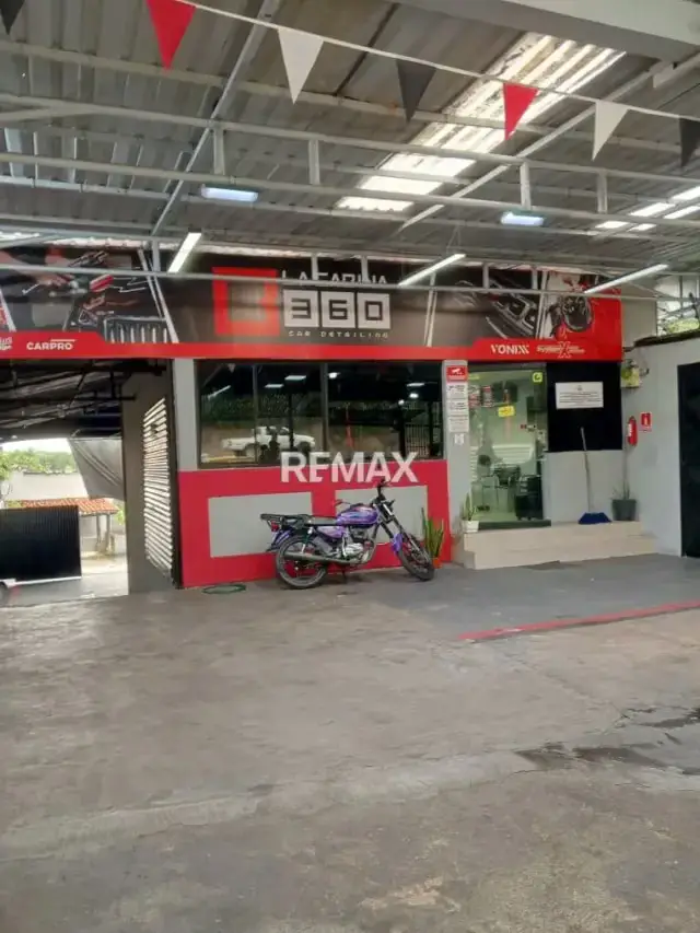 Local Comercial Con Galpón En Venta Avenida Principal Fernando Figueredo