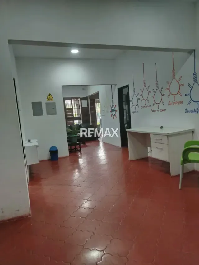 En Venta Amplia Propiedad Residencial o Comercial – Zona Oeste (Calle 62) - 12