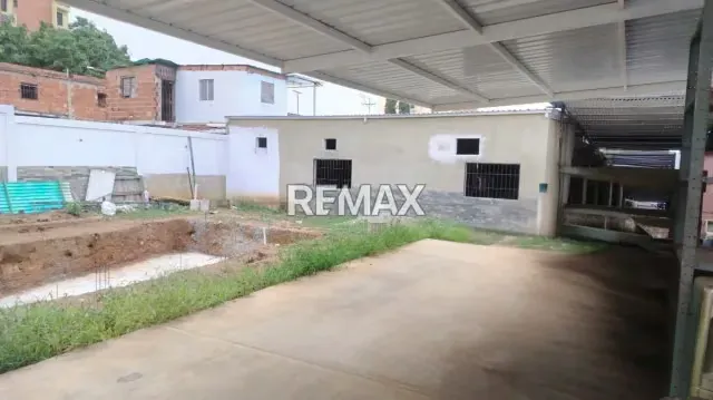 En Venta Amplia Propiedad Residencial o Comercial – Zona Oeste (Calle 62) - 4