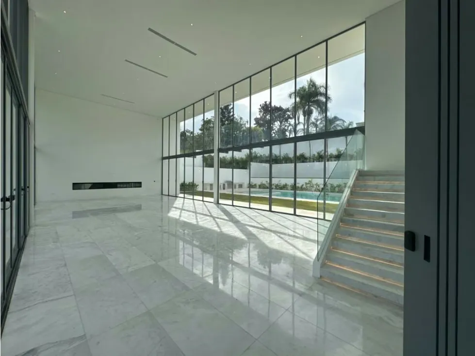 VENDO QUINTA 1.680m2 construcción 970m2 área verde LA LAGUNITA - 6