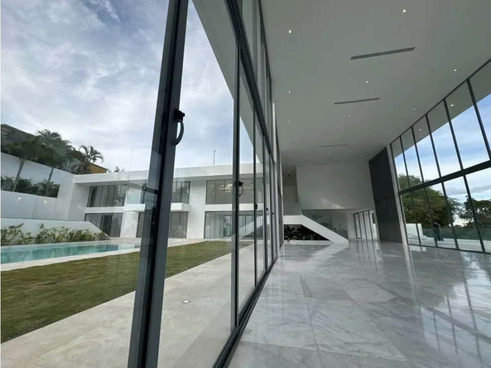 VENDO QUINTA 1.680m2 construcción 970m2 área verde LA LAGUNITA - 9