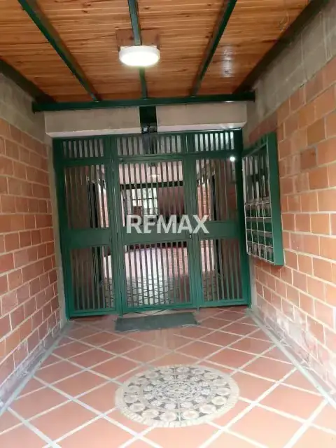 Se Vende Apartamento en Jardines de Castillejo
