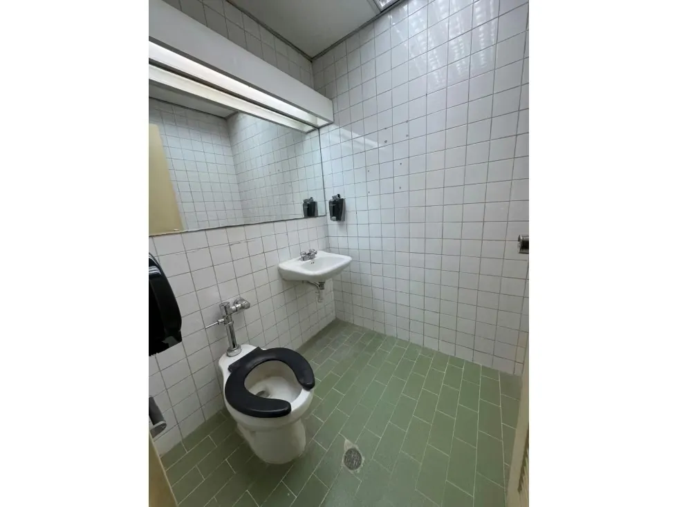 Alquilo oficina 130m2 Las Mercedes 7588 - 10