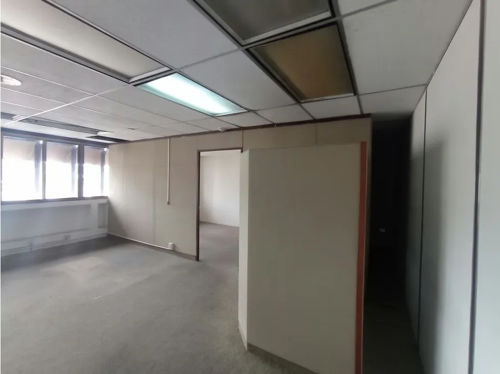 Oficina Para Remodelar Torre Empresarial – Av. Francisco de Miranda - 13