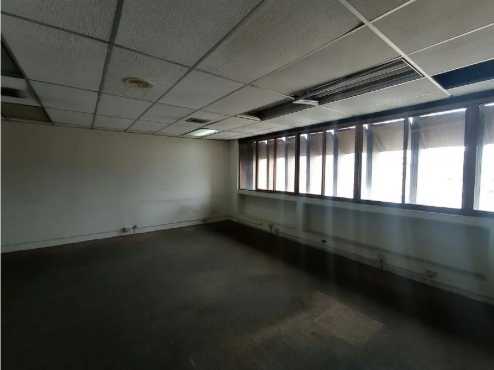 Oficina Para Remodelar Torre Empresarial – Av. Francisco de Miranda - 4