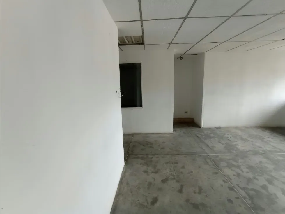 Oficina Para Remodelar Torre Empresarial – Av. Francisco de Miranda - 8