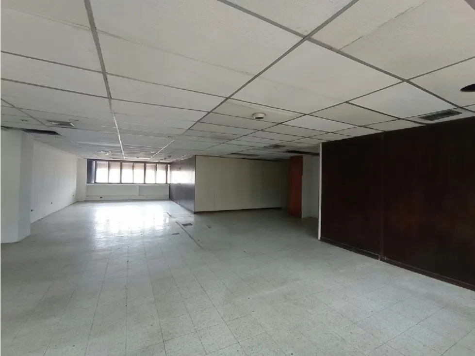 Oficina Para Remodelar Torre Empresarial – Av. Francisco de Miranda - 9