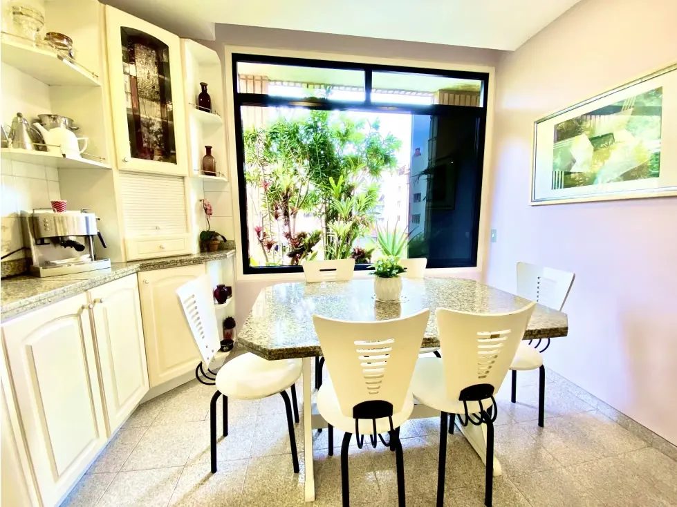 APARTAMENTO URBANIZACION MIRANDA 300 M2, 4 HAB, 5 BAÑOS 6 P/E - 16