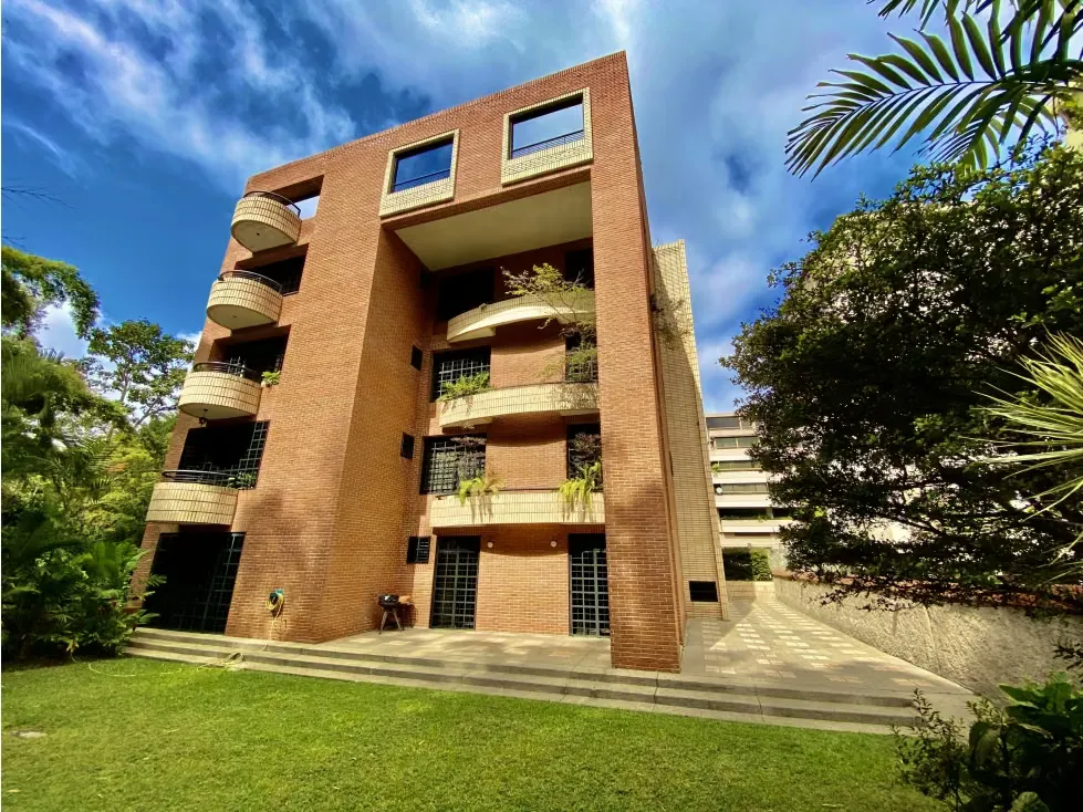 APARTAMENTO URBANIZACION MIRANDA 300 M2, 4 HAB, 5 BAÑOS 6 P/E - 18