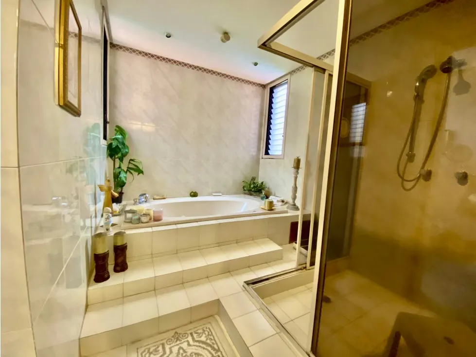 APARTAMENTO URBANIZACION MIRANDA 300 M2, 4 HAB, 5 BAÑOS 6 P/E - 9