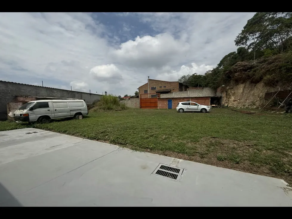 Venta de Lote de Terreno con Galpón en El Hatillo, 158138LR 1000M2 - 24