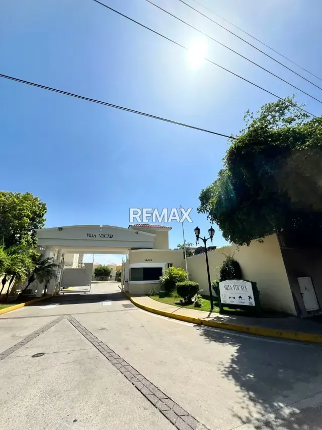 Townhouse en Venta Villa Vizcaya - 2