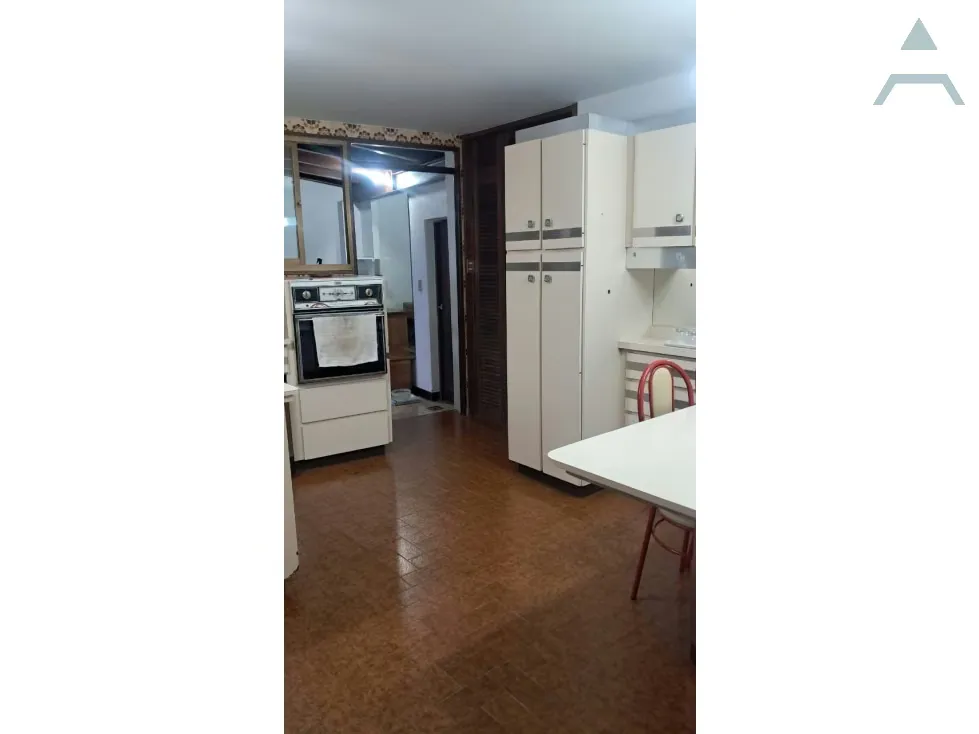 Se vende casa 360m² 4h/3.5b/5p Los Naranjos - 8