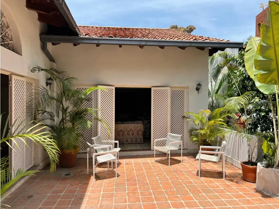 Palos Grandes/casa/venta/1000mter/600mcons/5hab/7baños/estudio/jardin