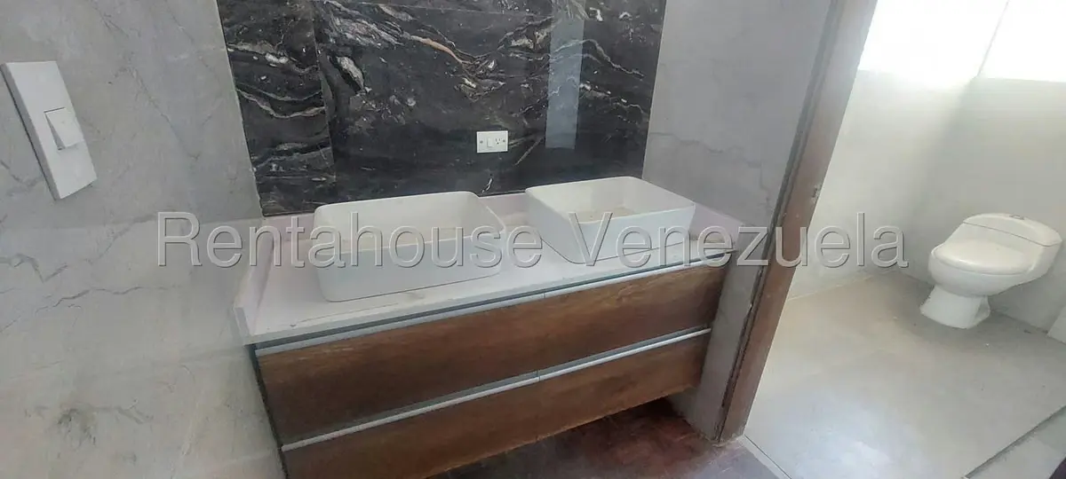 Casa (Duplex) en Venta en El Marques, Distrito Metropolitano - 24