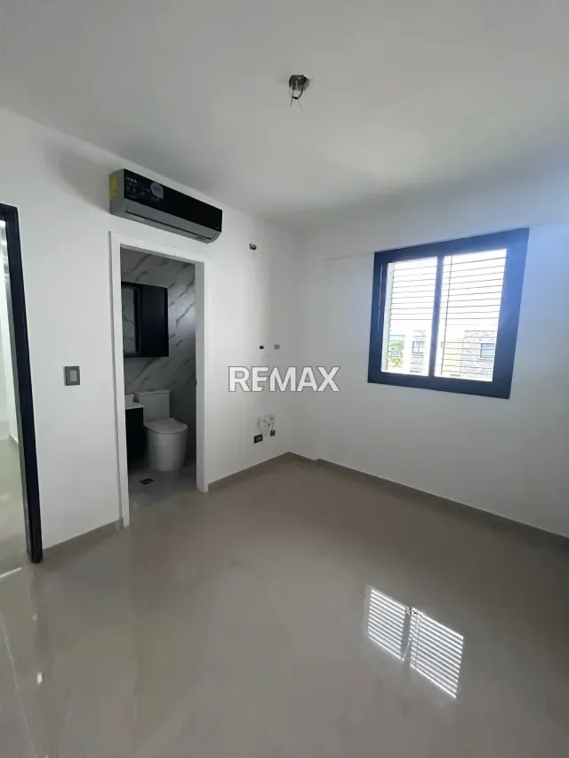Si buscas elegancia, confort y autonomía, esta casa moderna en la Urbanización El Bosque (Av. Intercomunal Barquisimeto-Acarigua) - 14