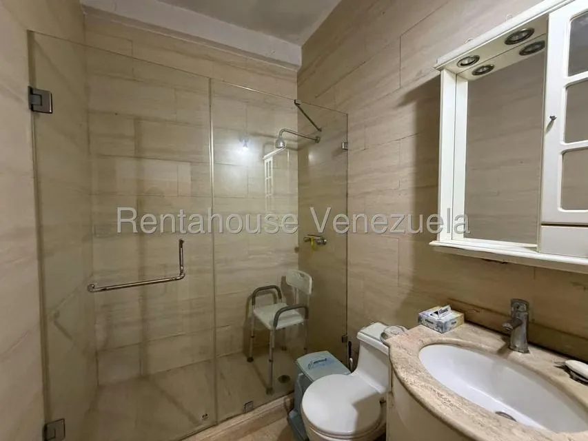 Casa (Duplex) en Venta en Villa Nueva Hatillo, Distrito Metropolitano - 32
