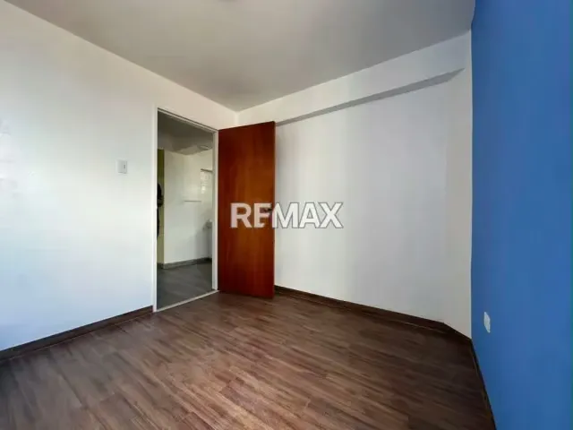 Apartamento en venta Res. Friuli, av. Ferrero Tamayo - 14