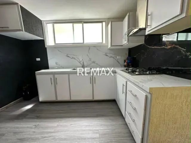 Apartamento en venta Res. Friuli, av. Ferrero Tamayo - 4