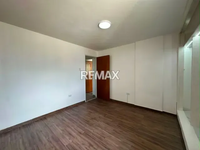 Apartamento en venta Res. Friuli, av. Ferrero Tamayo - 7