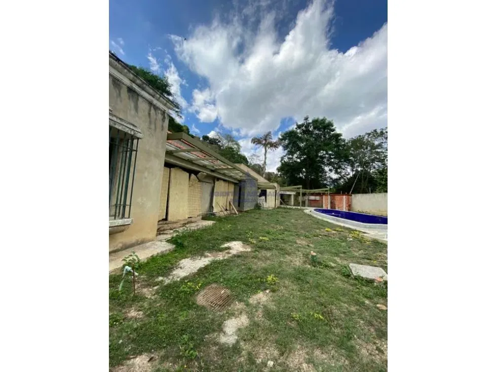 Vendo casa 1250m2 4h+s/4.5b+s/15p Cerro Verde 3655 - 28