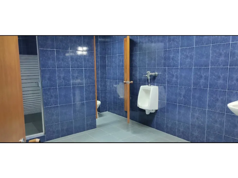 VENTA GALPON CON PISOS COMERCIALES/INDUSTRIALES - 11