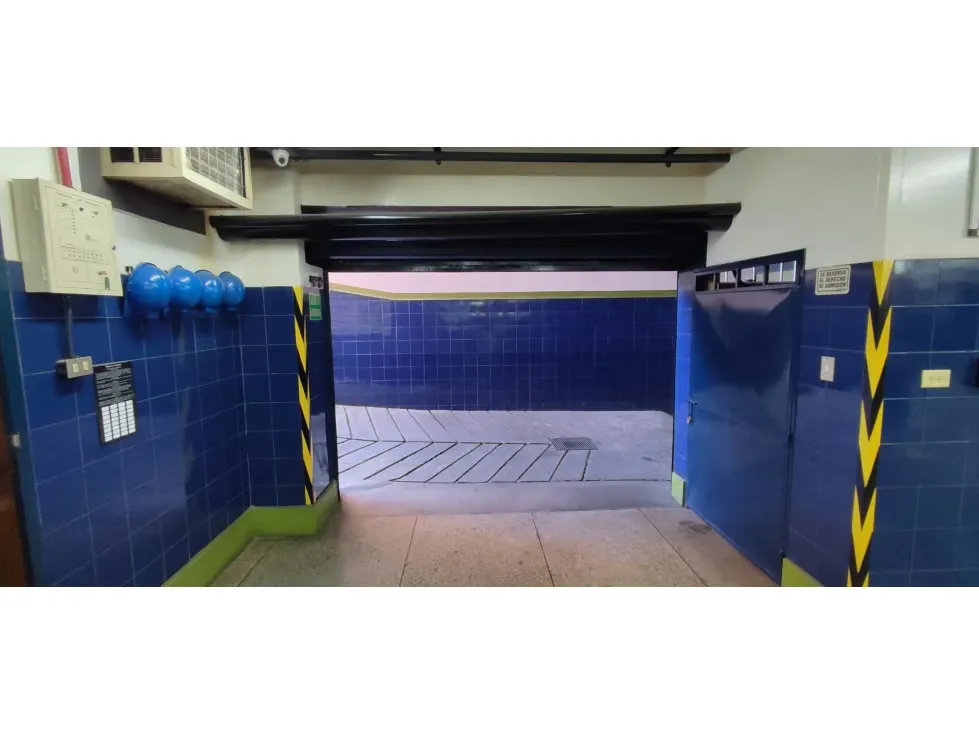 VENTA GALPON CON PISOS COMERCIALES/INDUSTRIALES - 5