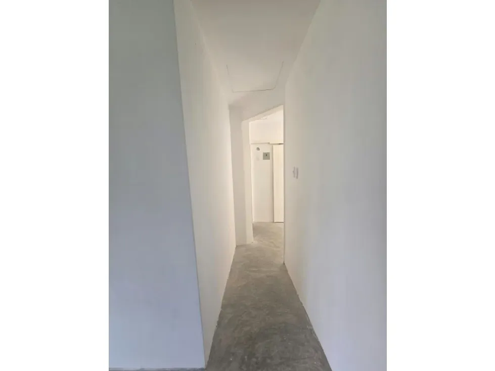LOCALES COMERCIALES EN VENTA 199 M2 - URB LOS SAMANES - 32