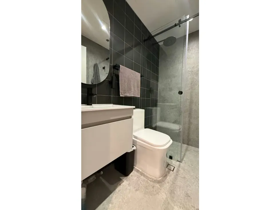 Se alquila oficina 90m2 Urb. Las mercedes - 12