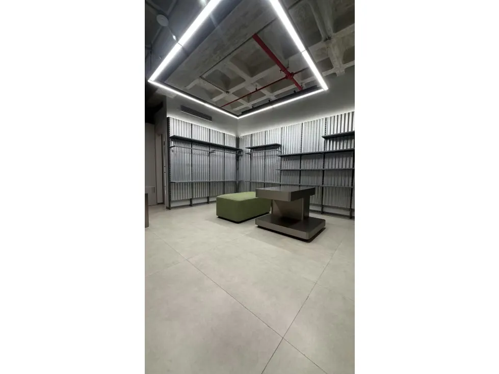 Se alquila oficina 90m2 Urb. Las mercedes - 5