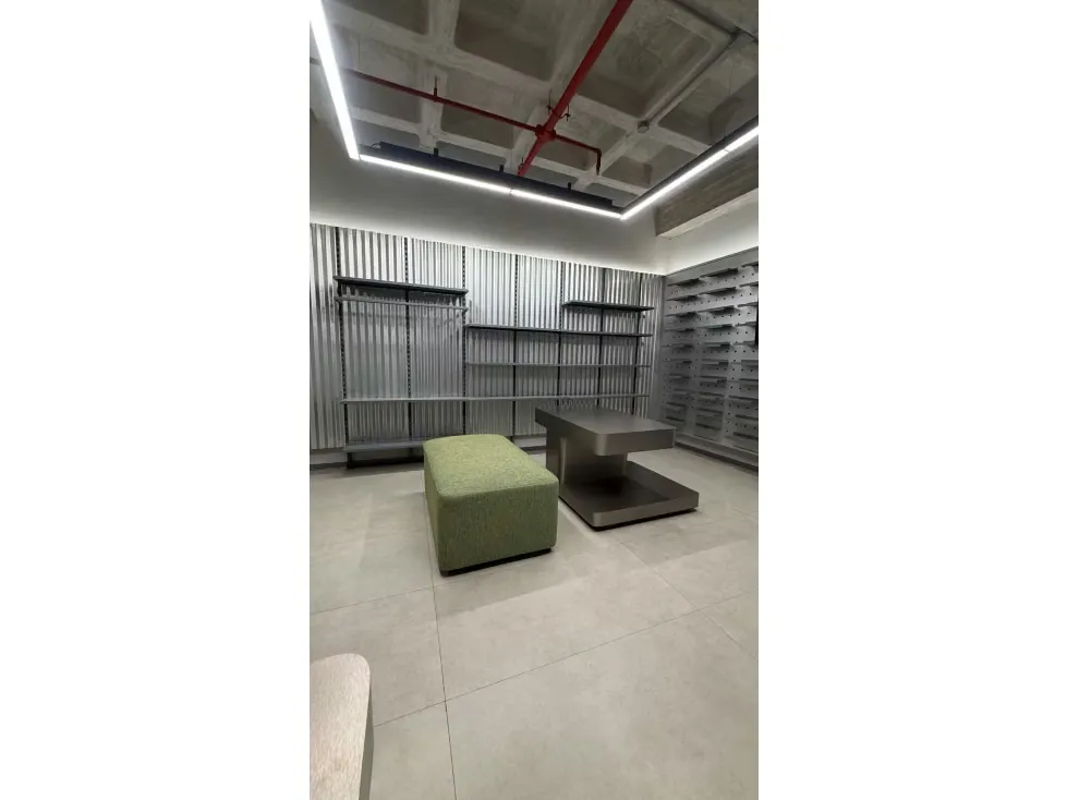 Se alquila oficina 90m2 Urb. Las mercedes - 6