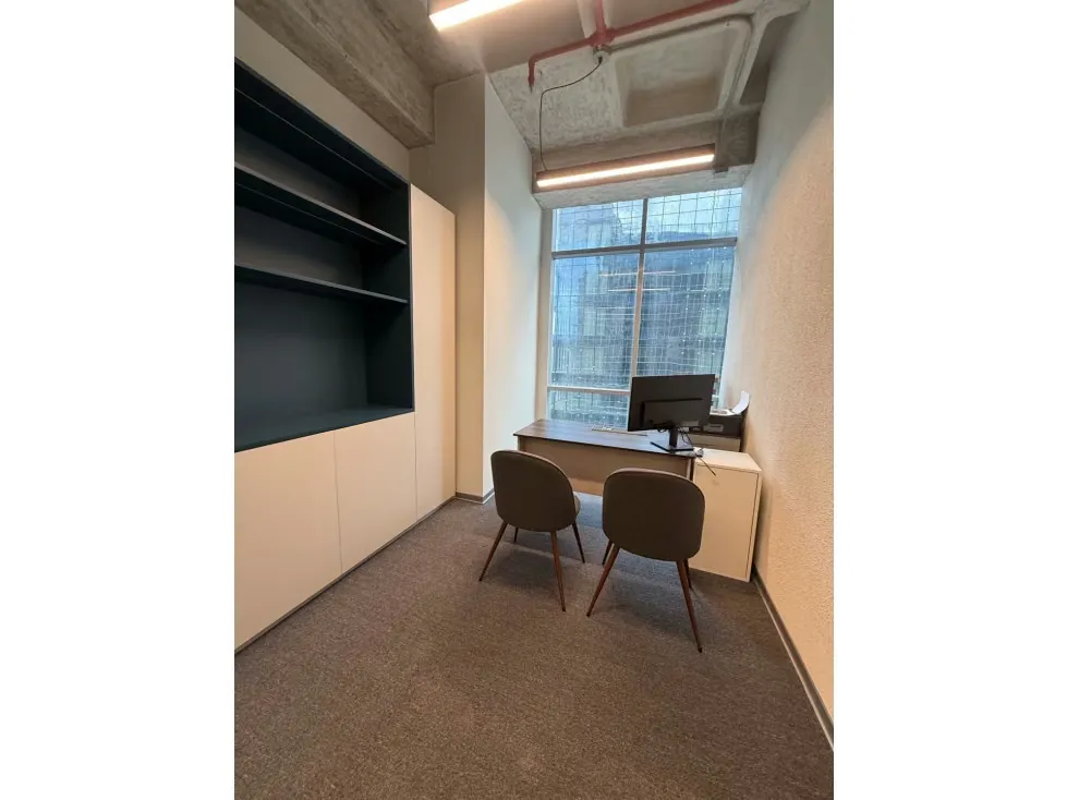 Se alquila oficina 90m2 Urb. Las mercedes - 8